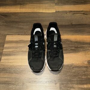 ON Running Cloudswift